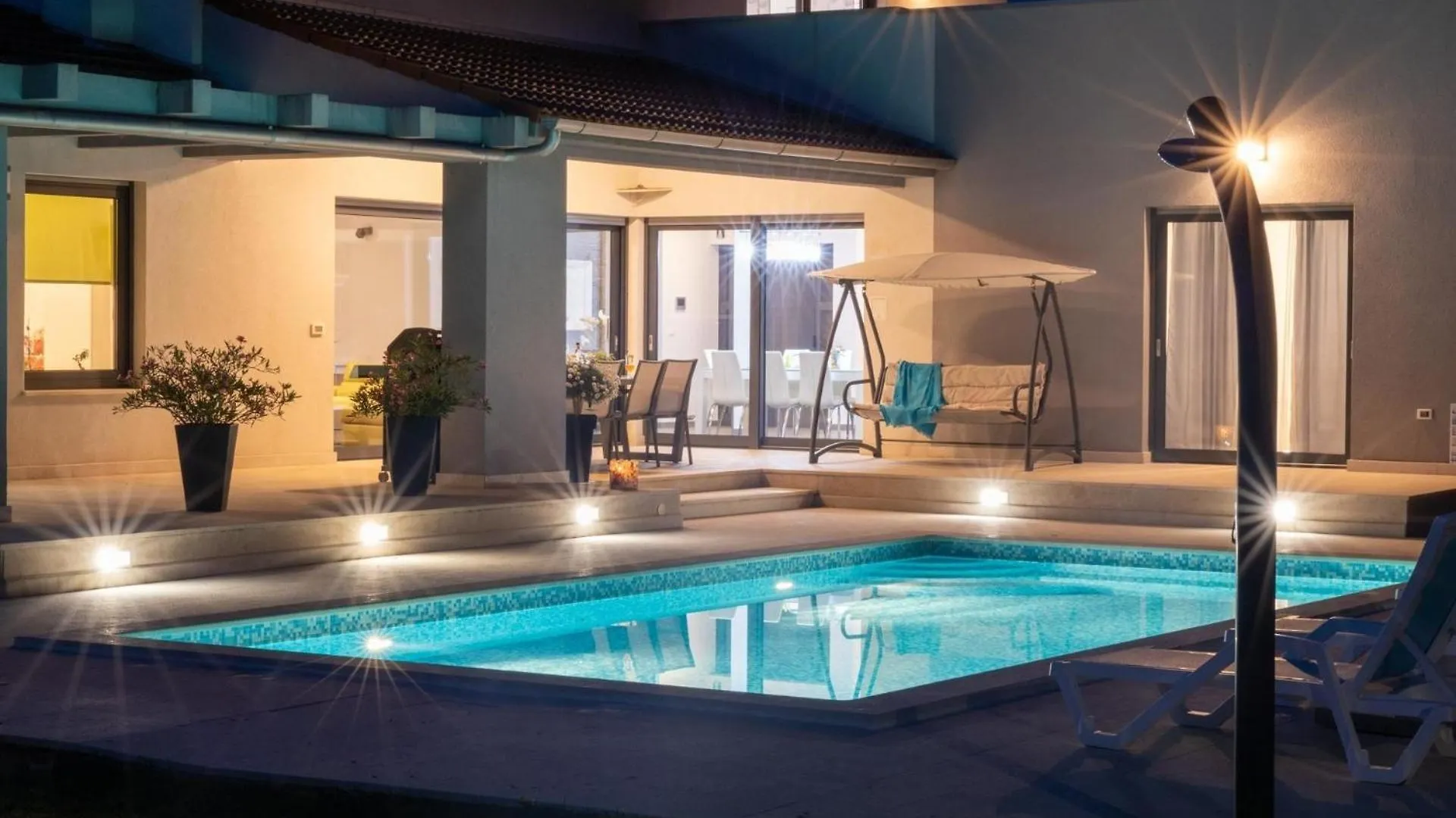 Ferienhaus Mit Privatpool Fuer 8 Personen Ca 250 Qm In Sisan, Istrien Suedkueste Von Istrien Holiday home