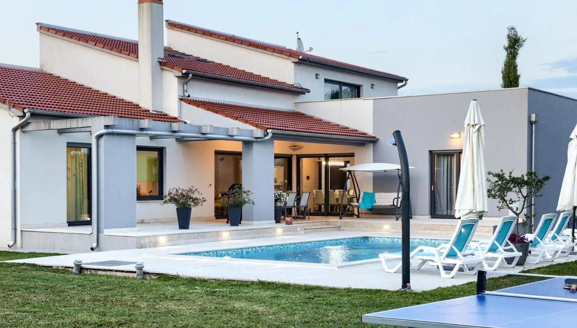 Ferienhaus Mit Privatpool Fuer 8 Personen Ca 250 Qm In Sisan, Istrien Suedkueste Von Istrien Sisan